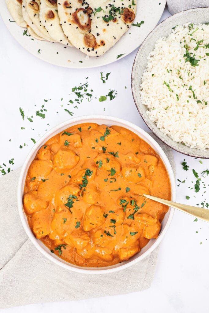 Butter chicken - Opskrift på blød og cremet butter chicken
