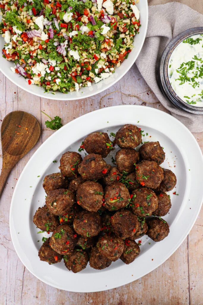 Græske kødboller - Opskrift på lækre græske frikadeller