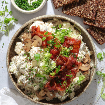 Hjemmelavet hønsesalat - Opskrift på klassisk hønsesalat