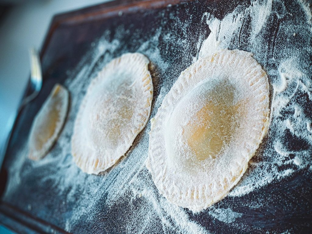 Opskrift på kæmpe ravioli med spinat og ricotta og salviesmør