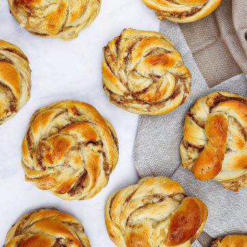 Æblesnurrer - Opskrift på snurrer med kanel, æble og marcipan