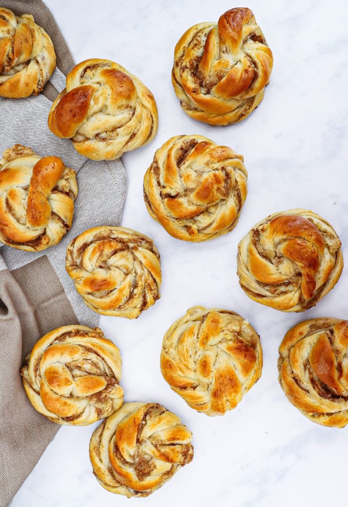 Æblesnurrer - Opskrift på snurrer med kanel, æble og marcipan