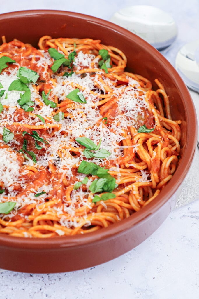 Kødboller i tomatsauce - Opskrift på spaghetti med kødboller i tomatsauce