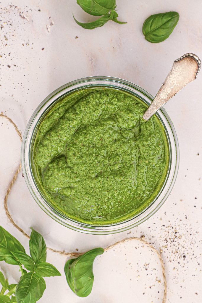 Grøn pesto med rucola - Ruccolapesto med basilikum