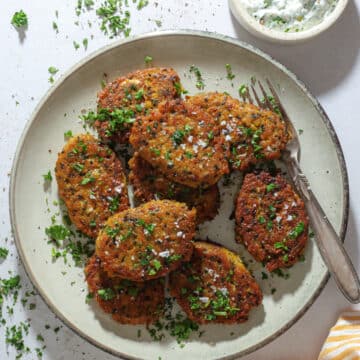 Linsefrikadeller - Opskrift på vegetarfrikadeller med linser