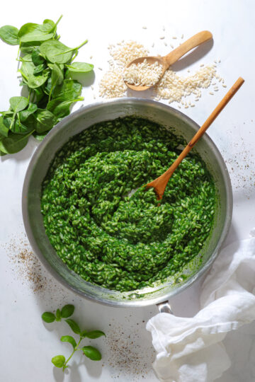 Spinatrisotto – Cremet grøn risotto med spinat og parmesan