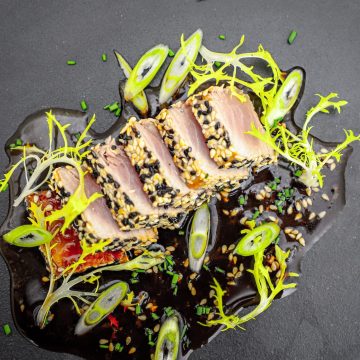 Opskrift på lynstegt tun med asiatisk marinade