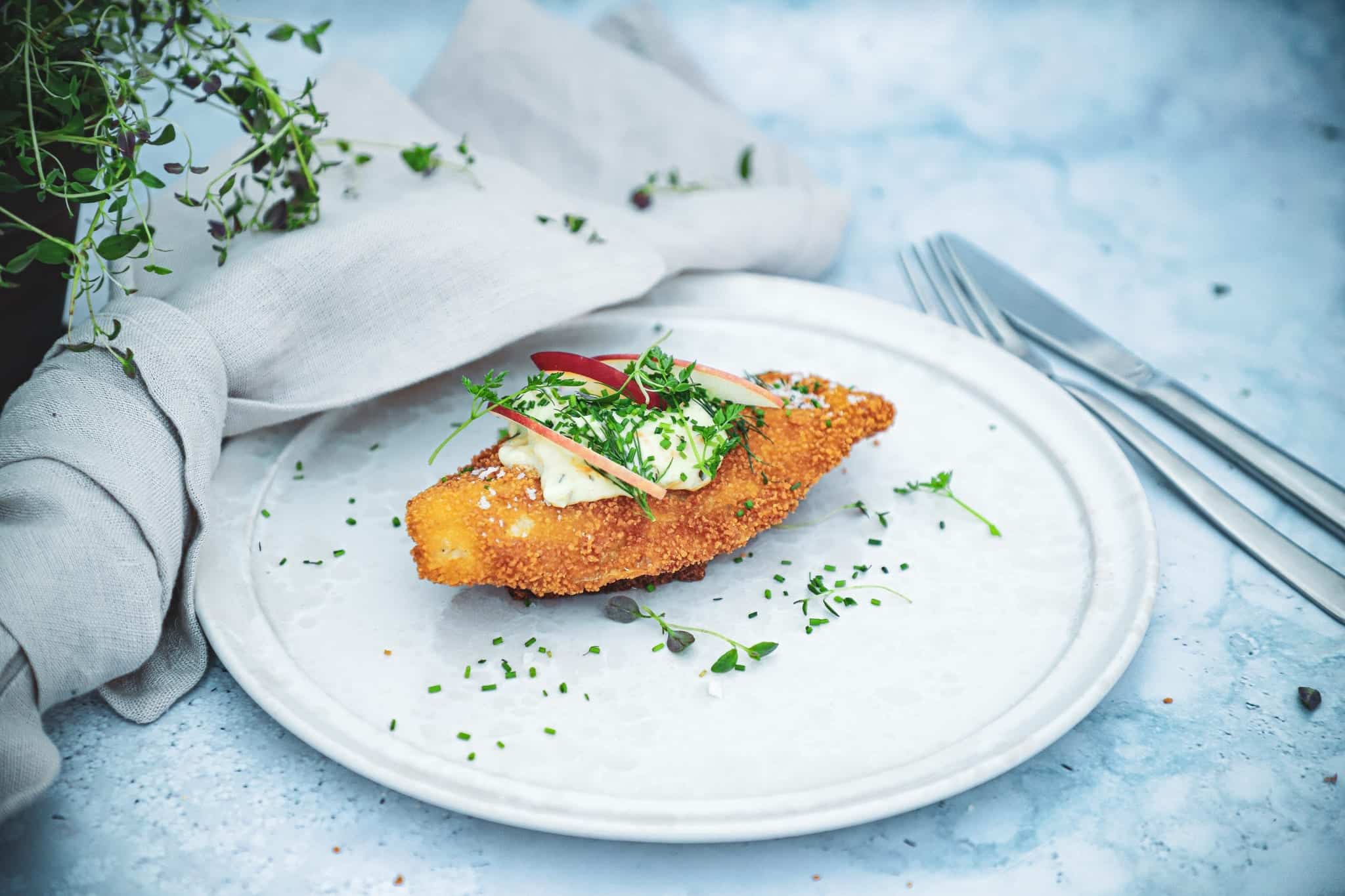 Rødspættefilet - Opskrift på fiskefilet med hjemmelavet remoulade