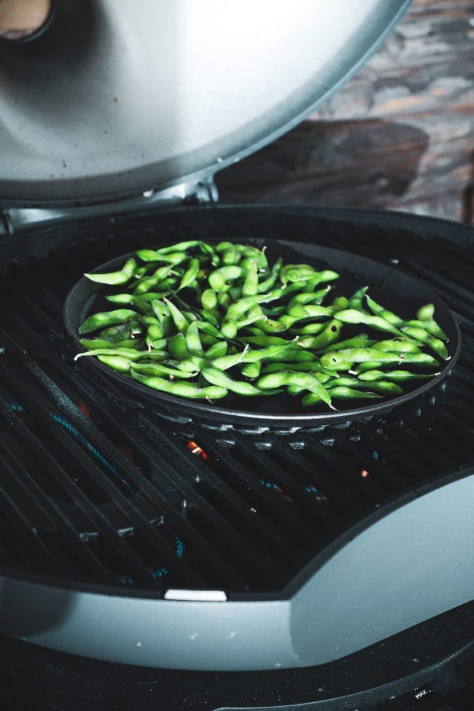 Grillede edamamebønner - Opskrift med chili, hvidløg og sesam