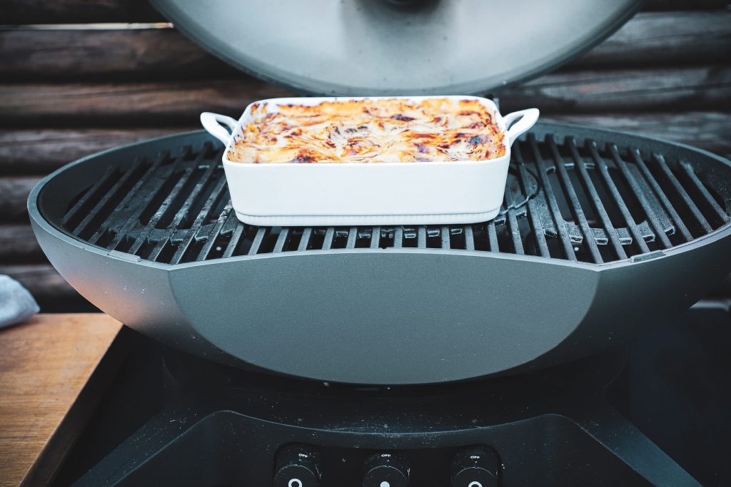 Moussaka - Opskrift på med aubergine, kartofler og oksekød