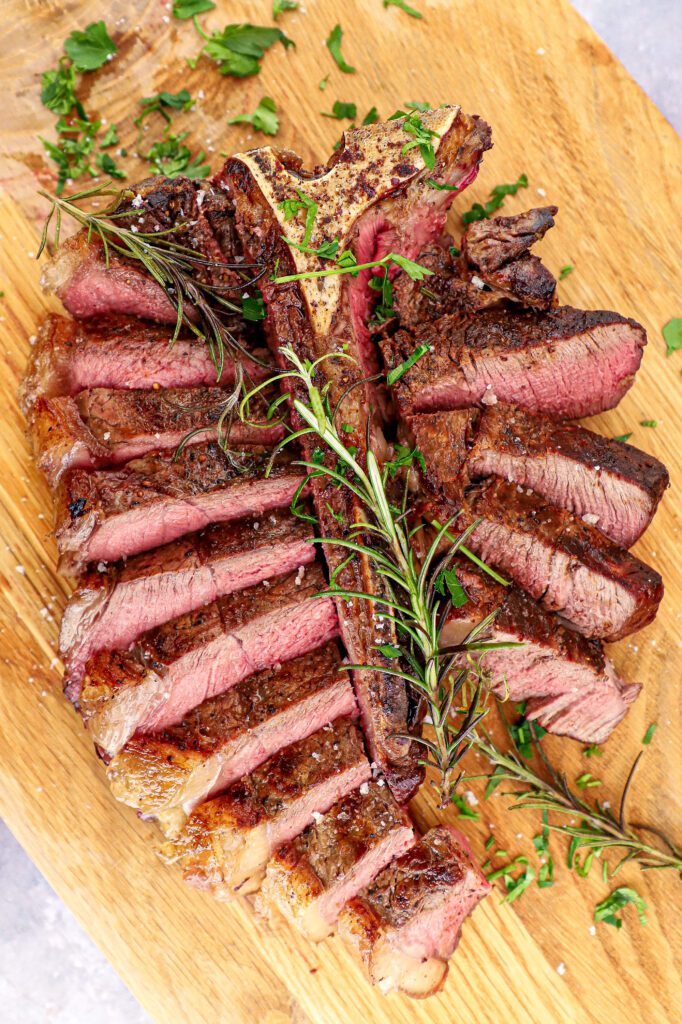 Grillet t-bone - Opskrift på stegt t-bone med pommes anna