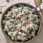 Broccolisalat - Nem opskrift med bacon og cremet dressing