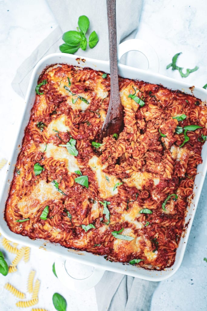 Bagt pasta bolognese - Opskrift på pasta og kødsauce i fad