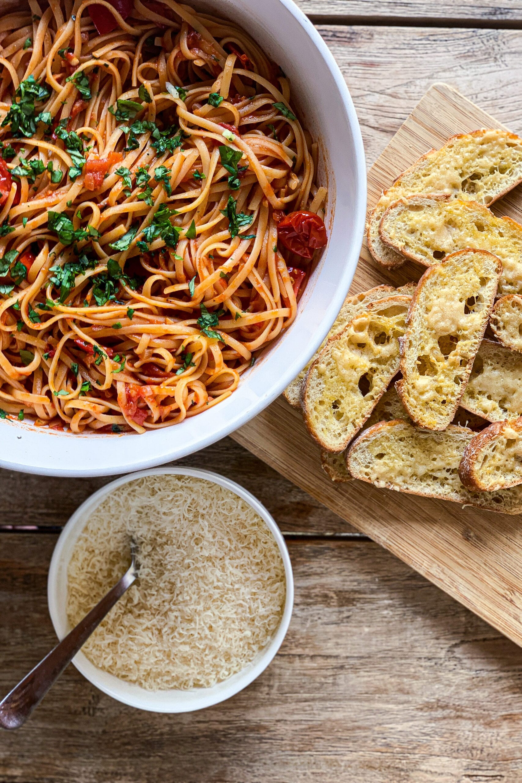 Pasta arrabiata - Opskrift på pasta med spicy tomatsauce