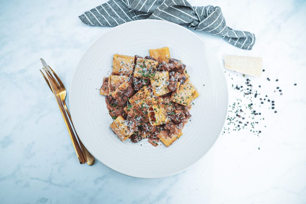 Pasta med oksemørbrad - Opskrift med svampe, cognac og fløde