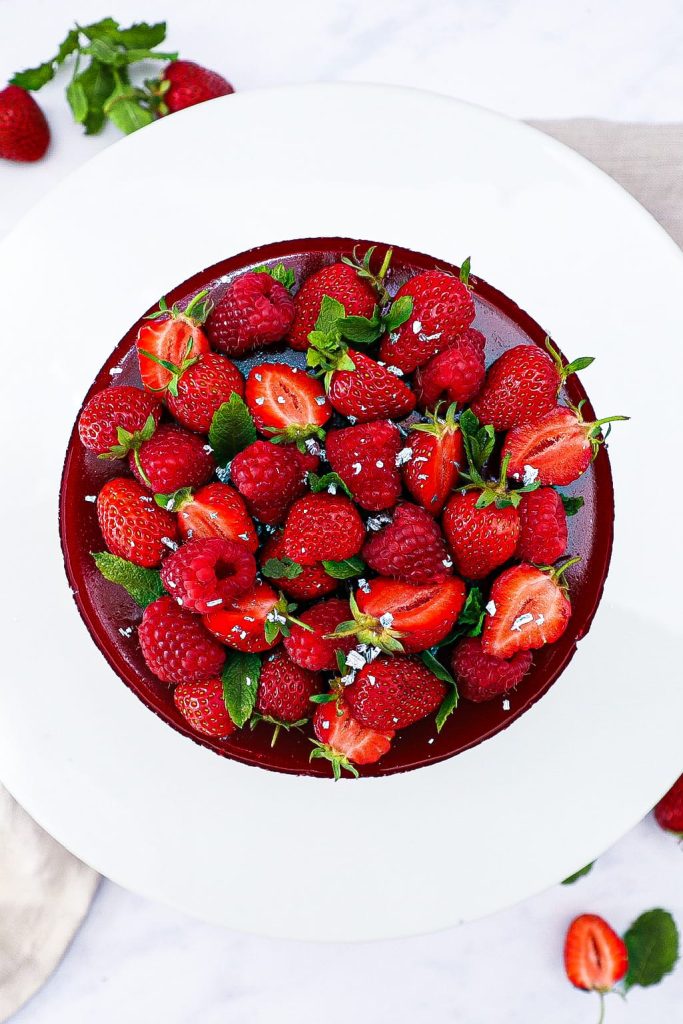 https://gourministeriet.dk/koldskaals-cheesecake-med-hindbaer-gele/