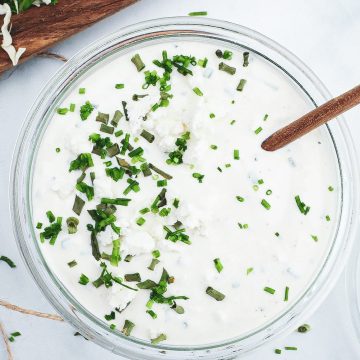 Fetadressing - Opskrift på cremet dressing med feta