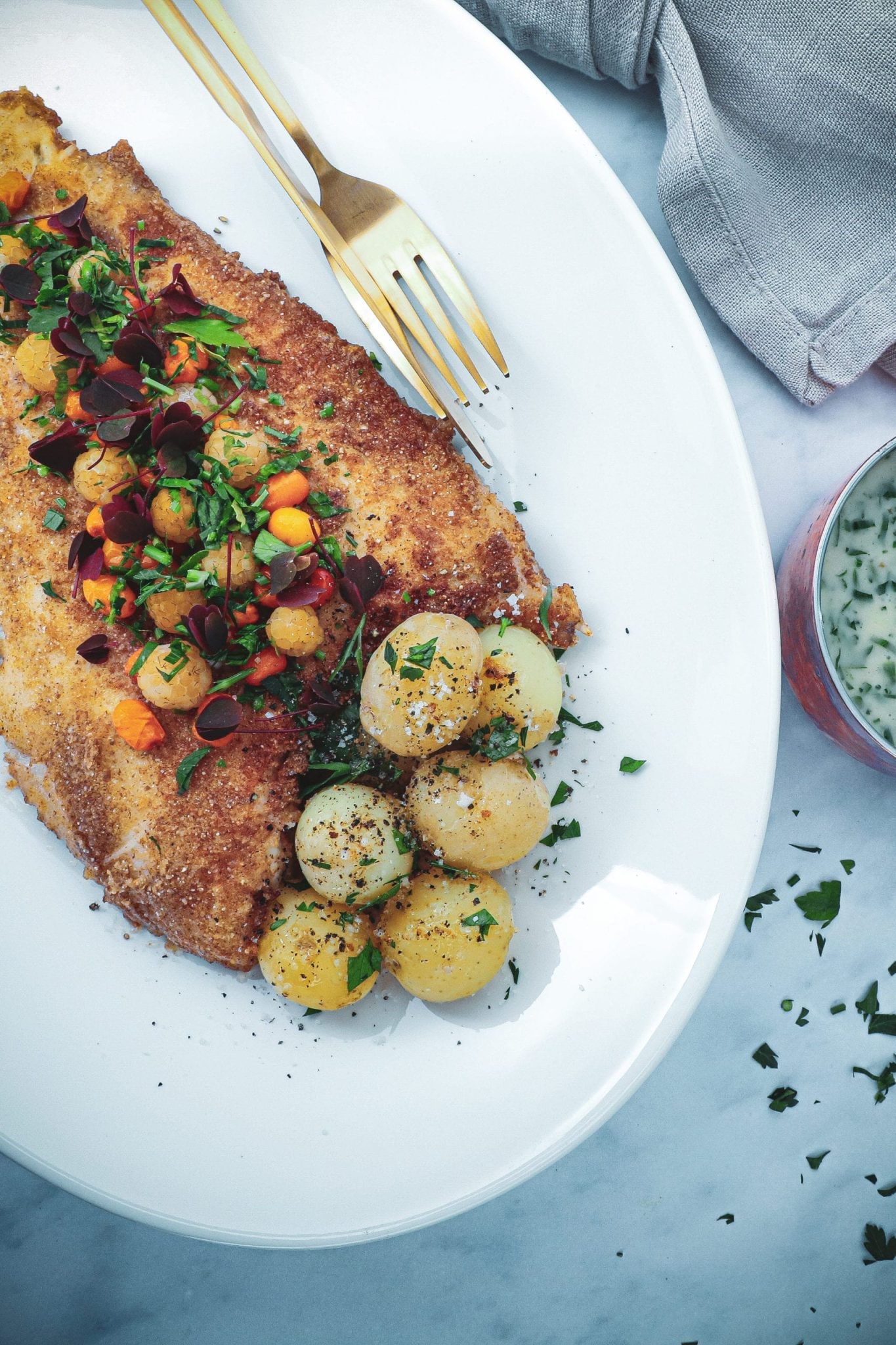 Smørstegt rødspætte - Opskrift på rødspætte med persillesauce