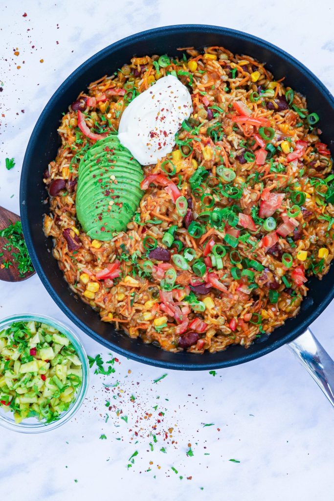 One pot mexikansk risgryta med bönor och linser