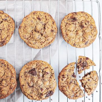 Hjemmebagte cookies - Opskrift på cookies med chokolade og nødder