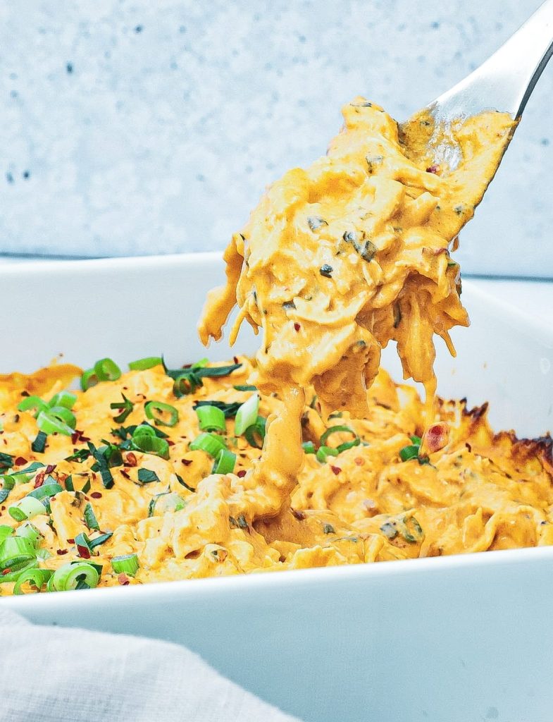 Oste dip med kylling - Opskrift på spicy buffalo chicken dip