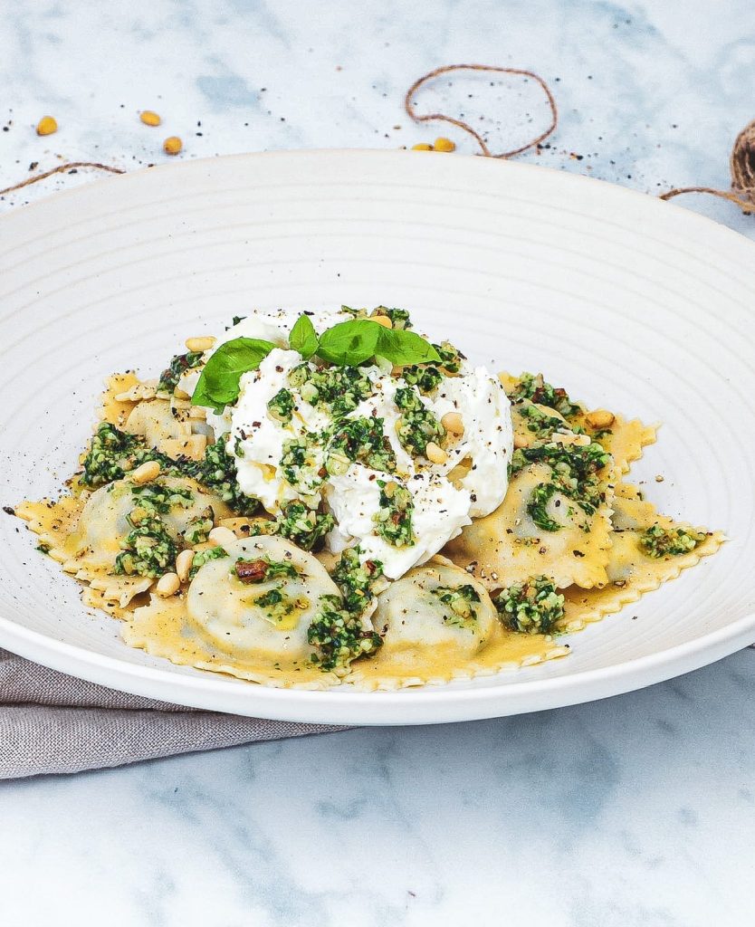 Ravioli - Opskrift på hjemmelavet ravioli med burrata og pesto
