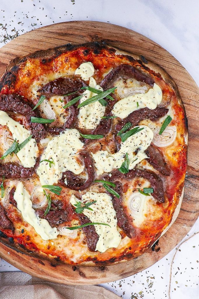 Pizza med bøf bearnaise Opskrift og inspiration til topping