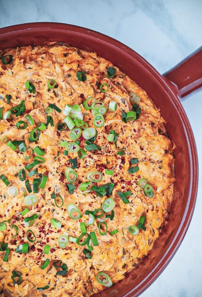 Buffalo chicken dip - Opskrift på oste dip med cheddar og kylling