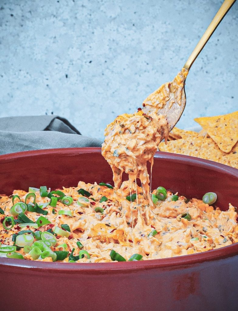 Buffalo chicken dip - Opskrift på oste dip med cheddar og kylling