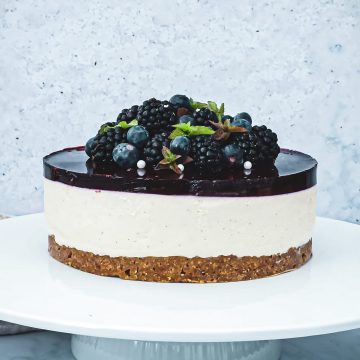 Cheesecake med brombær - Opskrift på nem og skøn cheesecake