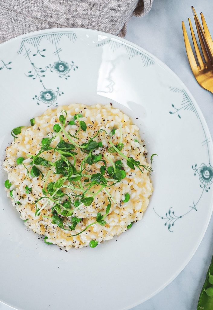 Citronrisotto med ærter - Opskrift på cremet risotto med citron