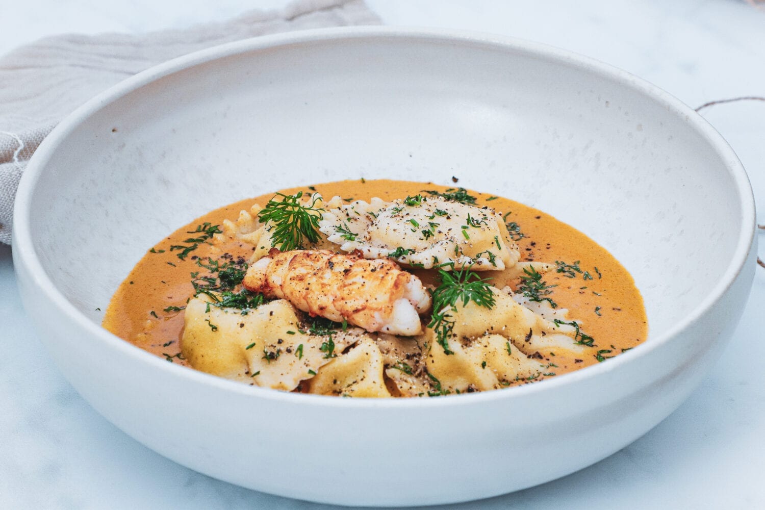 Ravioli med jomfruhummer Opskrift med jomfruhummer og bisque