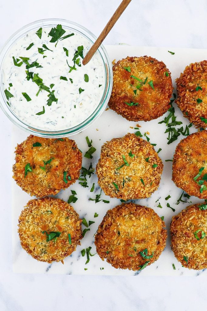 Sprøde fishcakes - Opskrift på panko panerede fiskefrikadeller