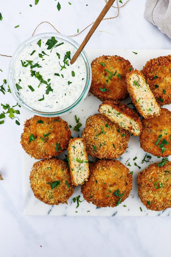 Sprøde fishcakes - Opskrift på panko panerede fiskefrikadeller