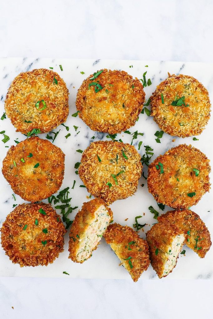 Sprøde fishcakes - Opskrift på panko panerede fiskefrikadeller