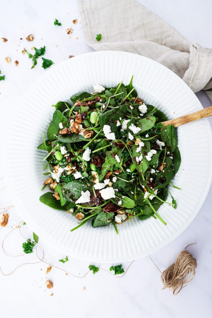 Spinatsalat - Opskrift på spinatsalat med parmaskinke