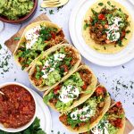 Tacos med braiseret mexicansk kylling - Opskrift på mexicanske tacos