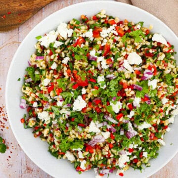 Græsk bulgursalat - Opskrift på græsksalat med bulgur