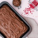 Chokoladekage med frosting - Opskrift med chokolade frosting