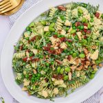 Cremet pastasalat med avocadodressing - Opskrift på pastasalat