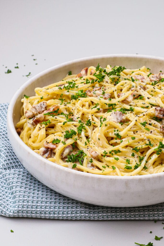 Cremet pasta med bacon og mascarpone - Opskrift a la carbonara