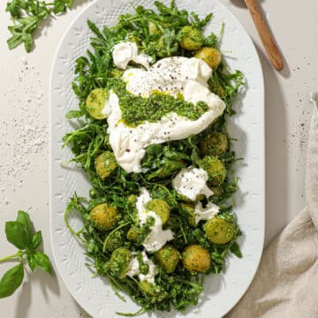 Kartoffelsalat med pesto og burrata - Opskrift på pestokartofler