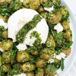 Kartoffelsalat med pesto og burrata - Opskrift på pestokartofler