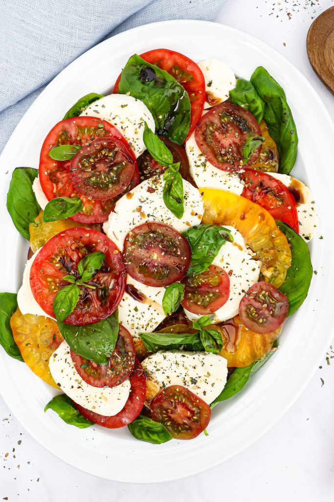 Caprese salat - Opskrift på salat med tomat og mozzarella