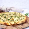 Kartoffelpizza med mascarpone - Opskrift på pizza bianco