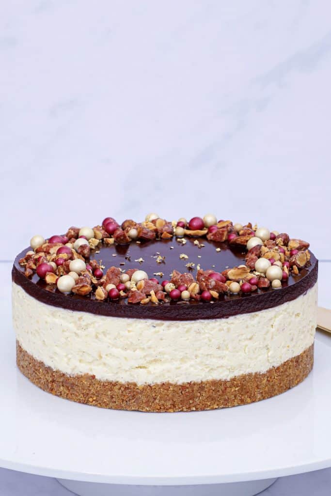 Risalamande cheesecake med brændte mandler og kirsebær