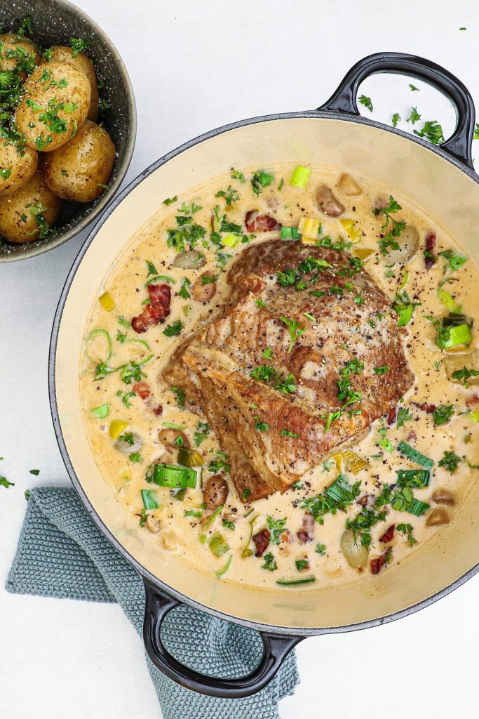 Nakkefilet i cremet flødesauce