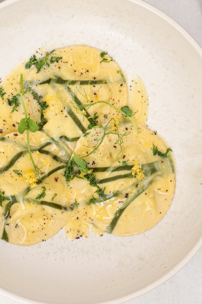 Ravioli med jomfruhummer og beurre blanc - Opskrift på ravioli