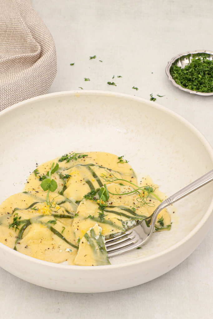 Ravioli med jomfruhummer og beurre blanc - Opskrift på ravioli