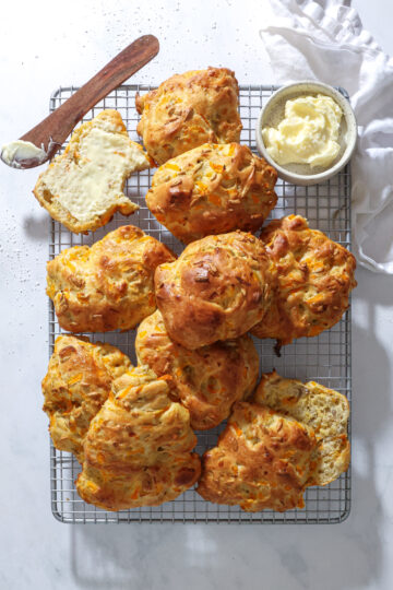 Gulerodsbrud – Saftige boller med gulerod og solsikkekerner